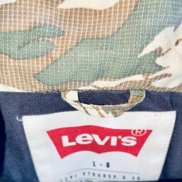 Levi’s Army Camo Water Resistant Jacket! - Picture 5 of 5